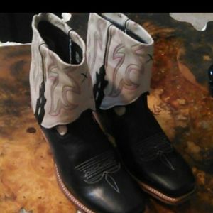 Twisted X boots size 9